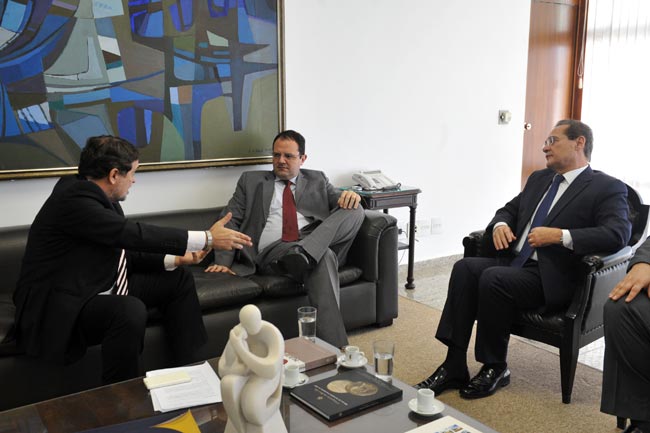 1aaPresidente do senado Renan Calheiros PMDB AL Recebe o ministro do Planejamento Nelson Barbosa
