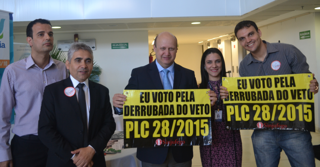 1aCélioSilveira PLC 28 2015
